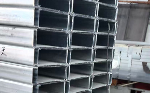 泽库C型钢选型与在轻泽库钢结构中的应用解析