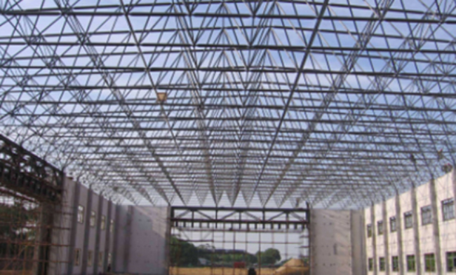 泽库钢结构轻钢与重钢性能对比，工程选材哪种更合适！
